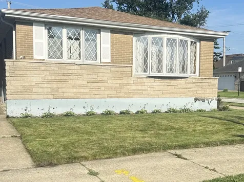 13157 South Green Bay Avenue Chicago IL 60633