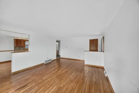 13157 South Green Bay Avenue Chicago IL 60633