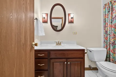 152 Knightsbridge Drive Mundelein IL 60060