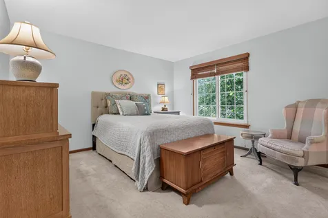 152 Knightsbridge Drive Mundelein IL 60060