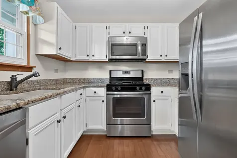 152 Knightsbridge Drive Mundelein IL 60060