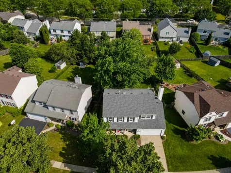 152 Knightsbridge Drive Mundelein IL 60060
