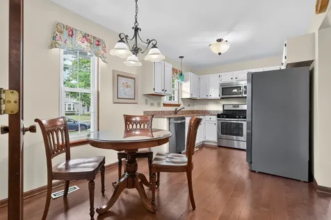152 Knightsbridge Drive Mundelein IL 60060