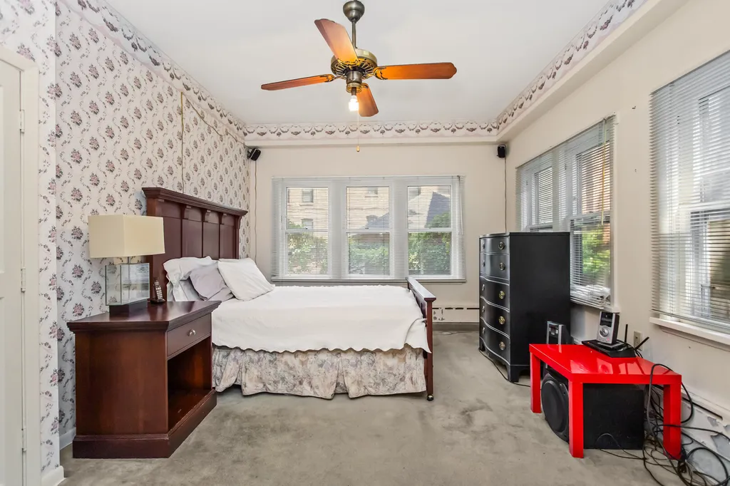 1446 West Summerdale Avenue W Chicago IL 60640