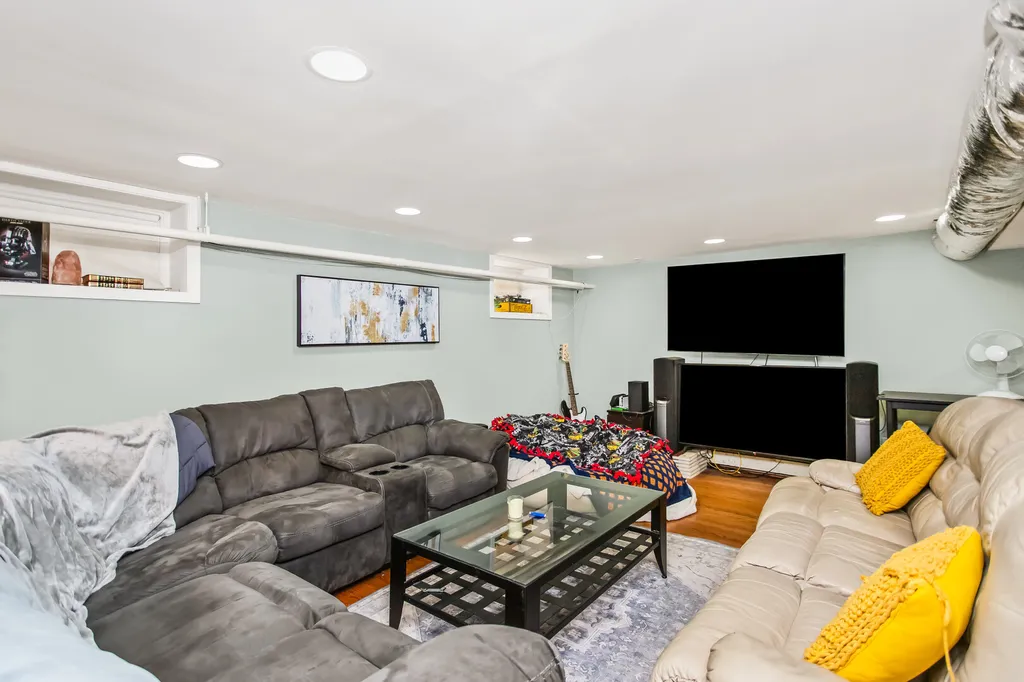 1446 West Summerdale Avenue W Chicago IL 60640
