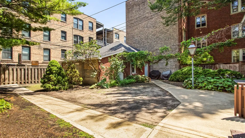 1446 West Summerdale Avenue Chicago IL 60640