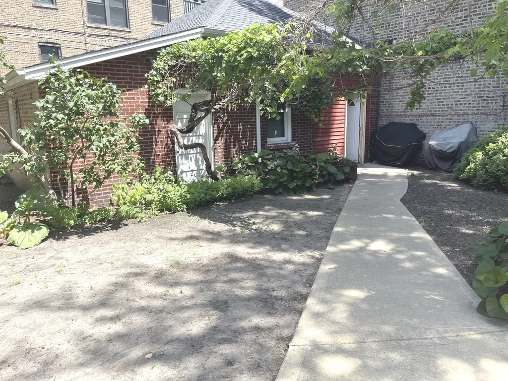 1446 West Summerdale Avenue Chicago IL 60640