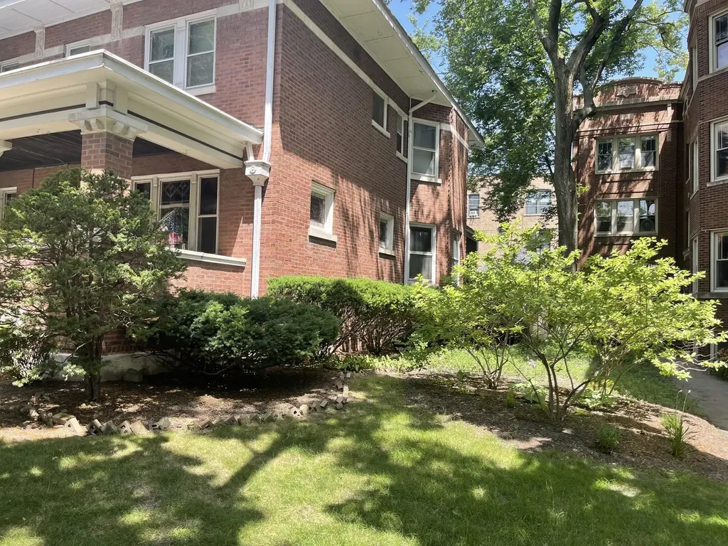 1446 West Summerdale Avenue W Chicago IL 60640