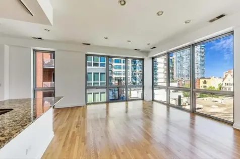 2035 South Indiana Avenue Chicago IL 60616