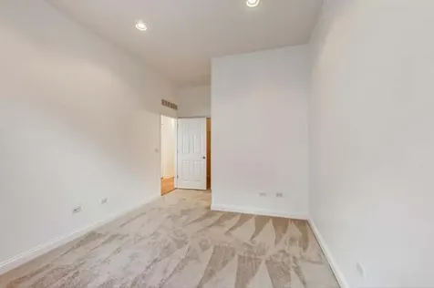 2035 South Indiana Avenue Chicago IL 60616