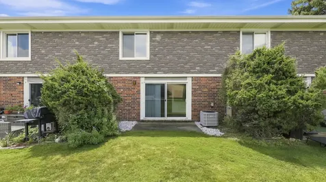 2 Cour Masson Palos Hills IL 60465