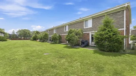 2 Cour Masson Palos Hills IL 60465
