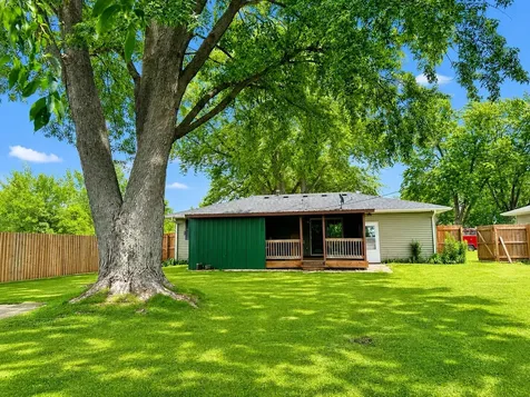 1205 North Edgelawn Drive Plano IL 60545