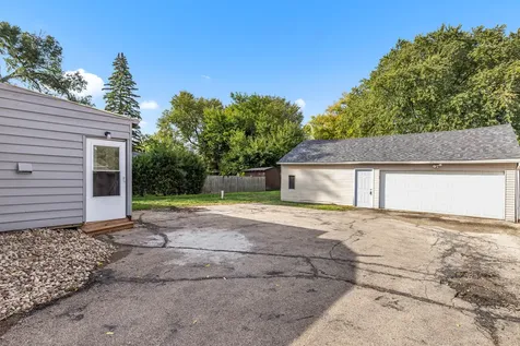 109 Raffel Road Woodstock IL 60098