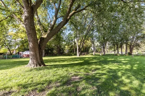 109 Raffel Road Woodstock IL 60098
