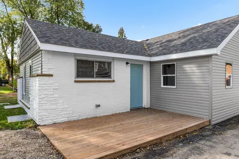 109 Raffel Road Woodstock IL 60098