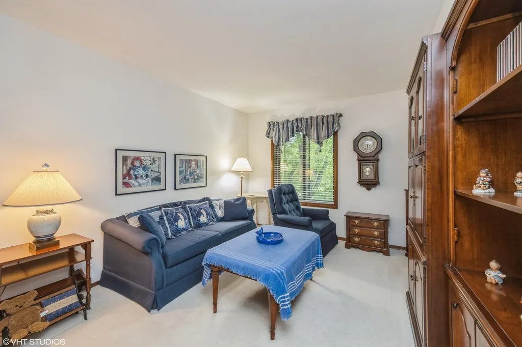 301 Lake Hinsdale Drive Willowbrook IL 60527