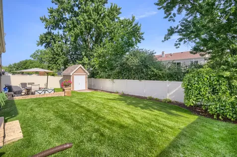 271 Hill Avenue Bartlett IL 60103