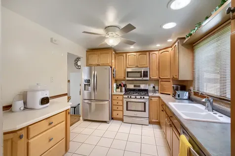 271 Hill Avenue Bartlett IL 60103