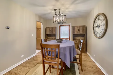 271 Hill Avenue Bartlett IL 60103