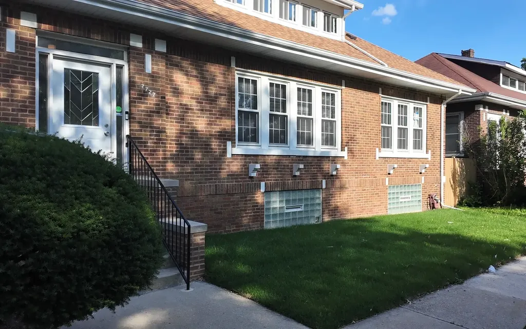 7727 South Stewart Avenue Chicago IL 60620