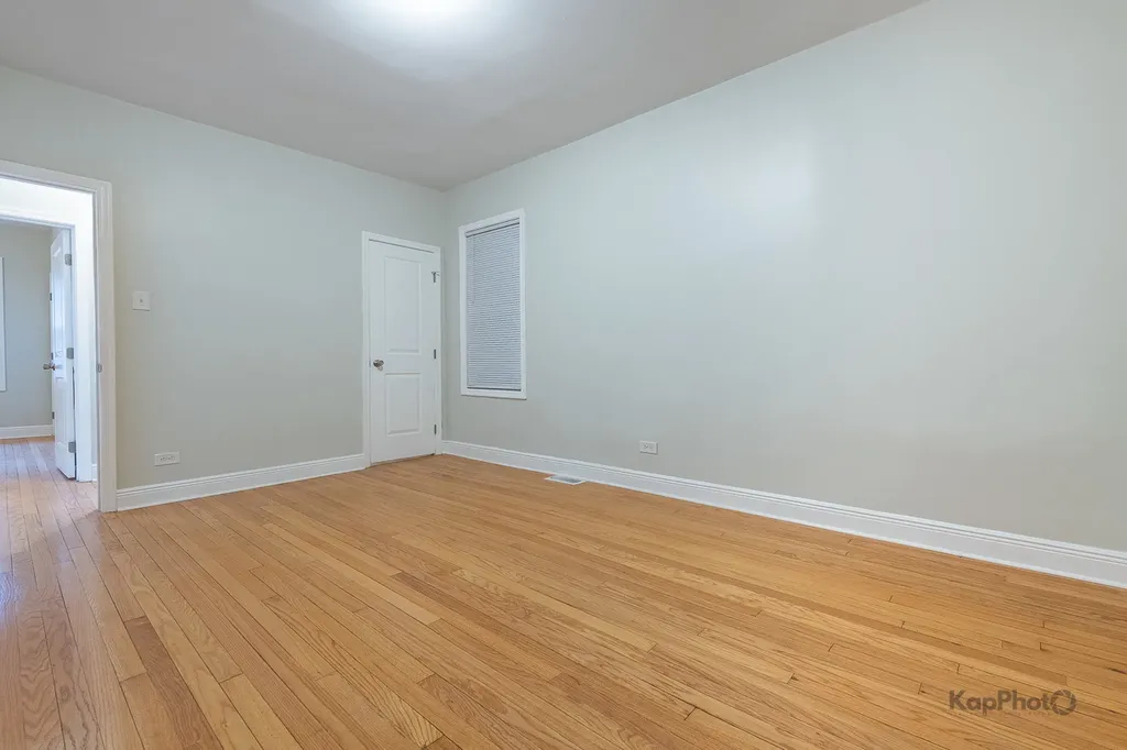 7727 South Stewart Avenue Chicago IL 60620