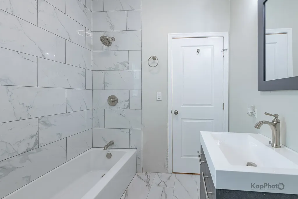 7727 South Stewart Avenue Chicago IL 60620