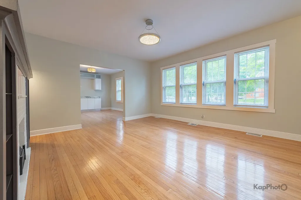 7727 South Stewart Avenue Chicago IL 60620