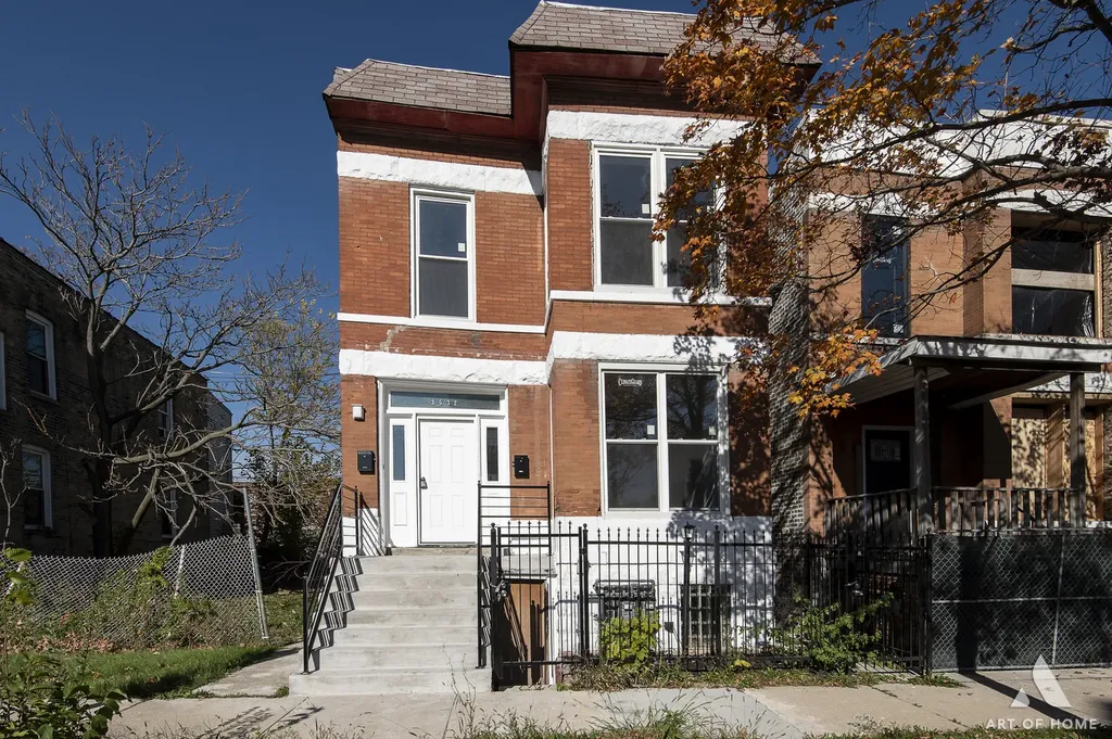 3532 West Van Buren Street Chicago IL 60624