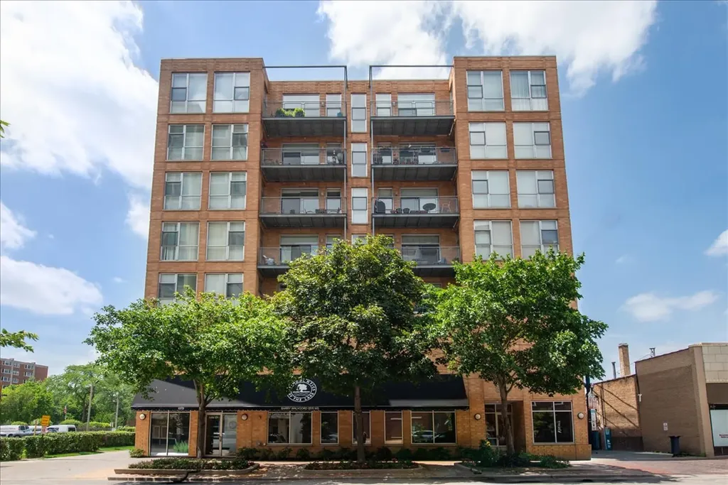 1572 Maple Avenue Evanston IL 60201