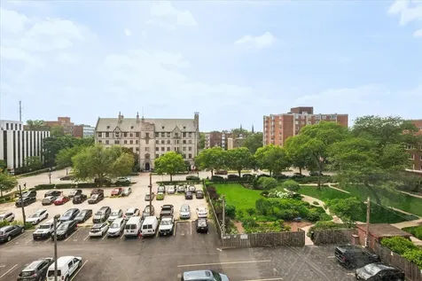 1572 Maple Avenue Evanston IL 60201