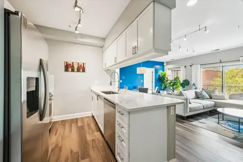 1572 Maple Avenue Evanston IL 60201