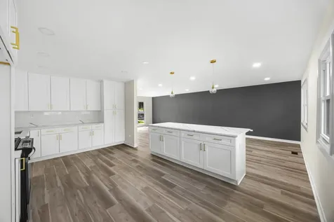 123 Kainer Avenue Barrington IL 60010