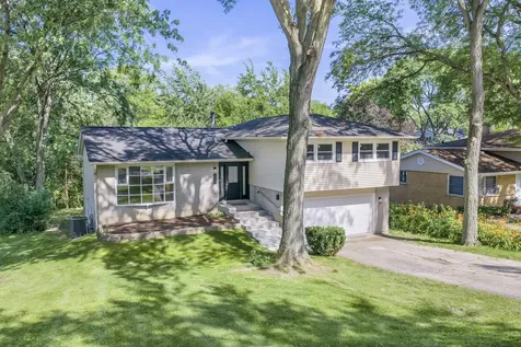 123 Kainer Avenue Barrington IL 60010