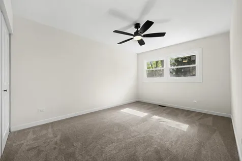 123 Kainer Avenue Barrington IL 60010