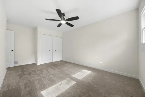 123 Kainer Avenue Barrington IL 60010