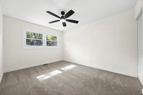 123 Kainer Avenue Barrington IL 60010
