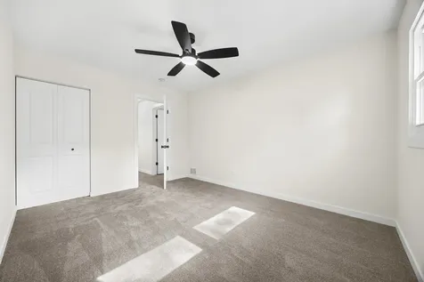 123 Kainer Avenue Barrington IL 60010