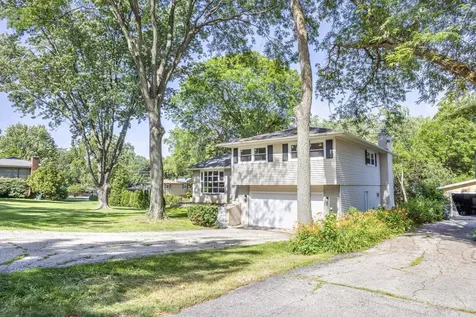 123 Kainer Avenue Barrington IL 60010
