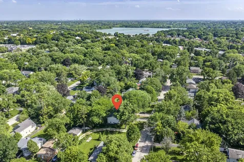123 Kainer Avenue Barrington IL 60010