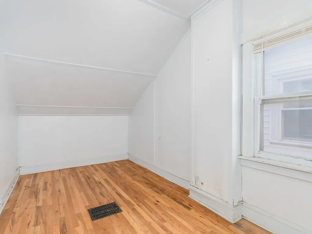 5351 West Waveland Avenue Chicago IL 60641