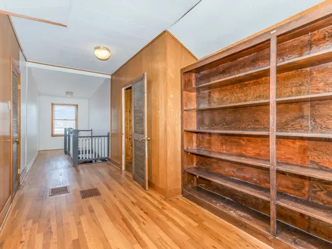 5351 West Waveland Avenue Chicago IL 60641