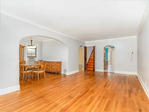 5351 West Waveland Avenue Chicago IL 60641