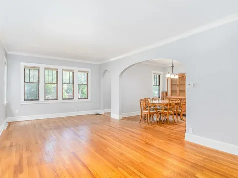 5351 West Waveland Avenue Chicago IL 60641