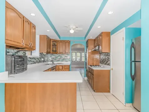 5351 West Waveland Avenue Chicago IL 60641