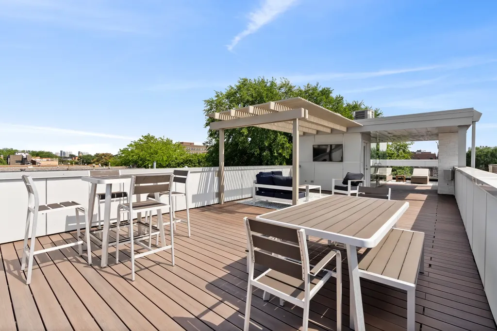 1446 West Altgeld Street Chicago IL 60614