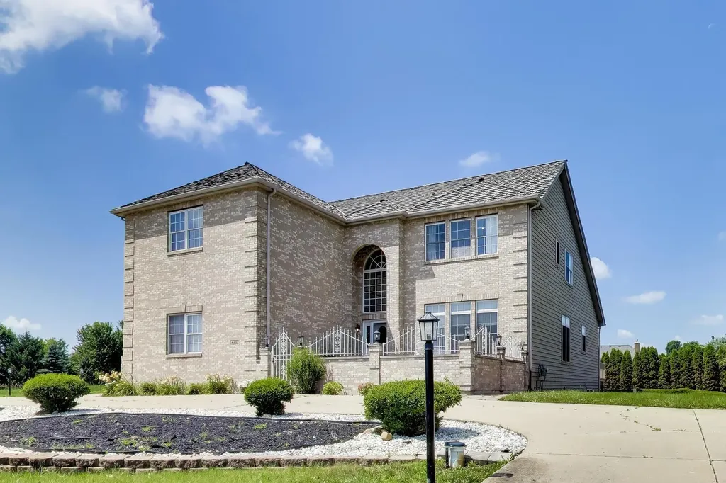 8303 Appaloosa Lane Spring Grove IL 60081