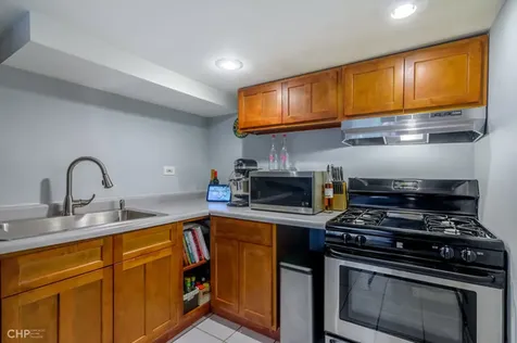 900 West Grace Street Chicago IL 60613
