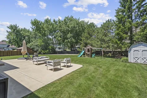 902 Chatham Drive Carol Stream IL 60188