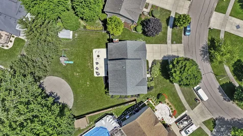 902 Chatham Drive Carol Stream IL 60188